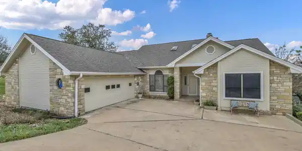 300 Gateway Parkway