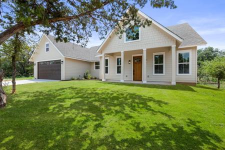 159 W Castlelake Drive