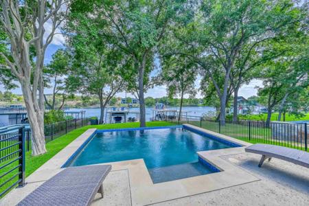 2140 Williams Lakeshore
