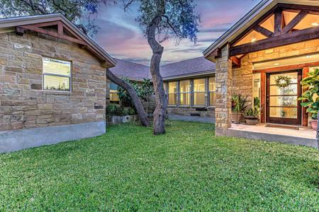 1002 Merry Lane