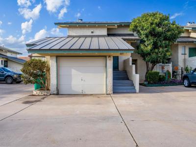 207 N Hi Circle