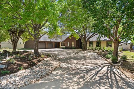 211 Lighthouse Drive