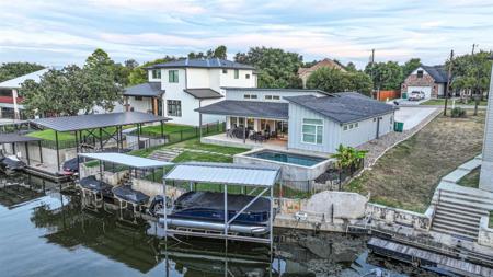 303 Robin Hood Lane