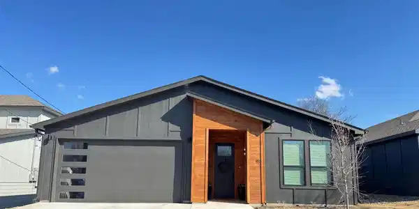 853 Cypress Ln