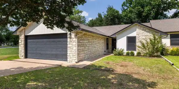 26 Fairway Ln
