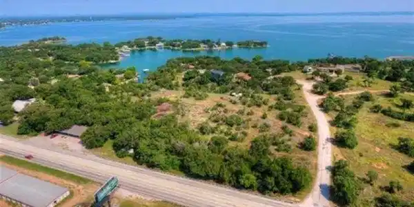 111 LAKE DR
