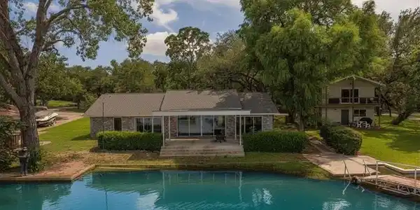 214 Island Lodges Dr