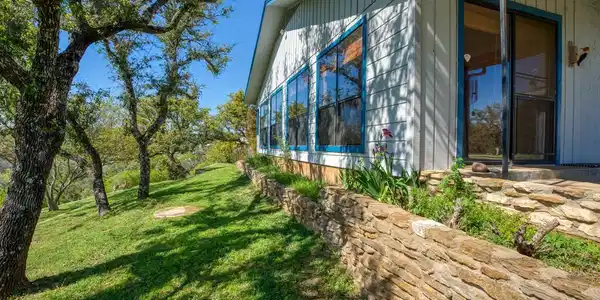 405 Loma Vista