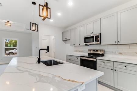 104 W Hickory Drive