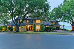 422 Lighthouse Dr.