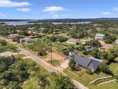 146 Oakwood Dr