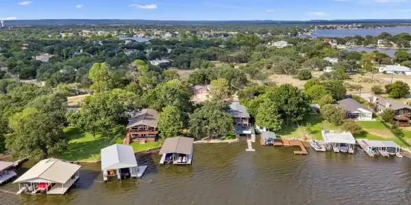 2814 Lakeview Drive