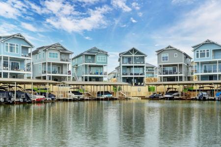 124 Marina Bluff