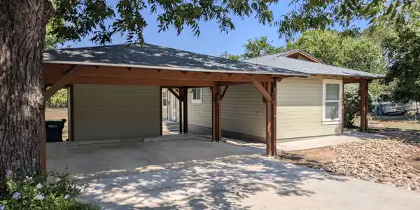 1405 Johnson Streets