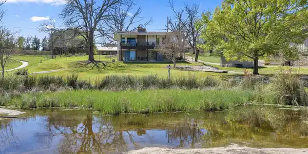 523 Shoals Parkway