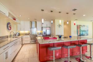 340 E Lakeshore