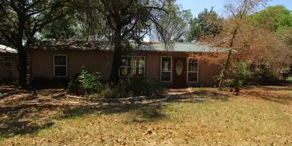716 Pebble Dr