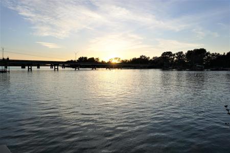 215 River Park Dr