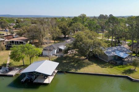 286 E Lakeshore Drive