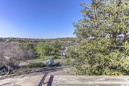 507 LOS ESCONDIDOS Street