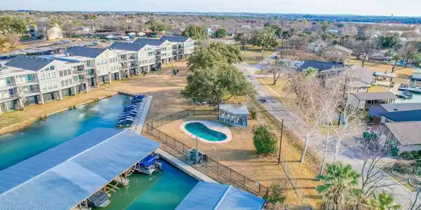 806 Highcrest Unit #19
