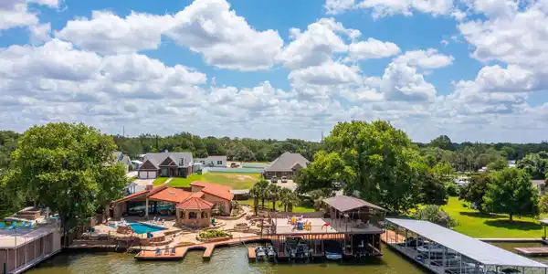 136 Hidden Oaks Dr