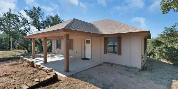 211 Crestview