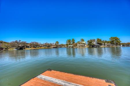 301 Lake Terrace