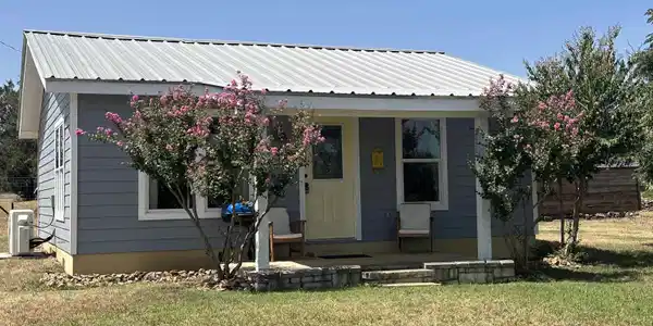 511 Lakeway