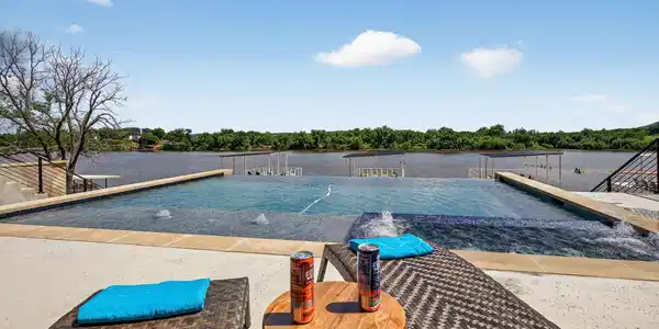 3180 River Oaks Drive