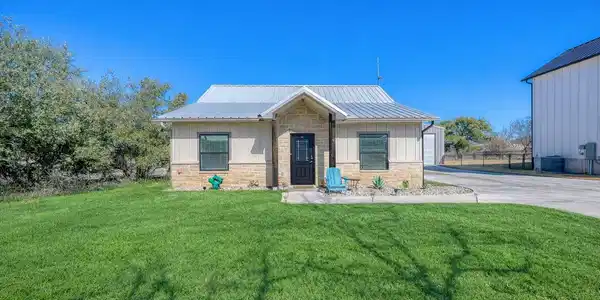 308 OAK DR