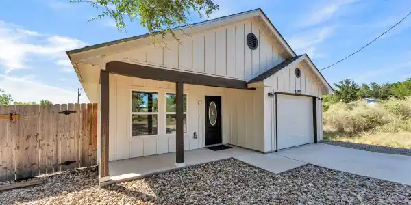 1706 Redwood Drive