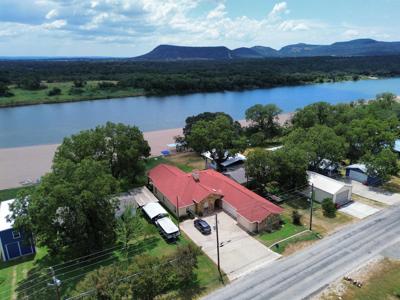 3320 River Oaks Drive