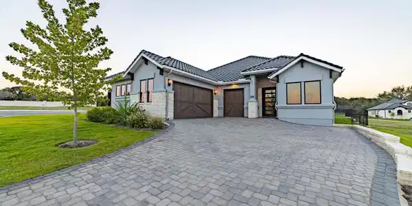 1837 Art Adams Way