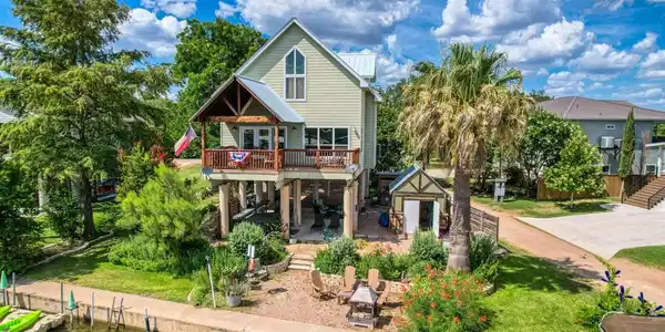 1605 Glen Cove Drive