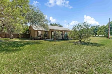 2906 Oak Ridge Dr