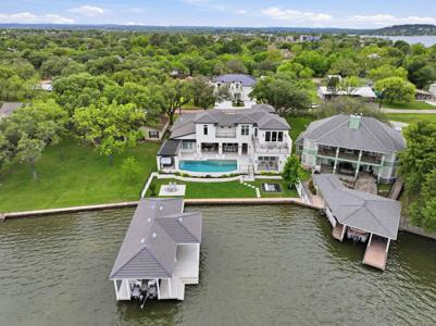 136 S Shorewood Drive