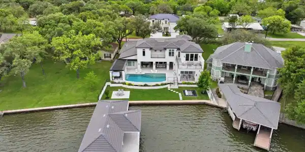 136 S Shorewood Drive
