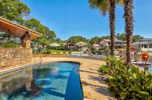 213 Bay Point