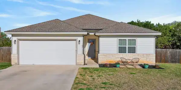 102 Ladera Cove