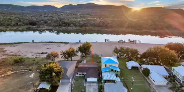 4540 River Oaks