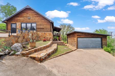210 Circle Drive