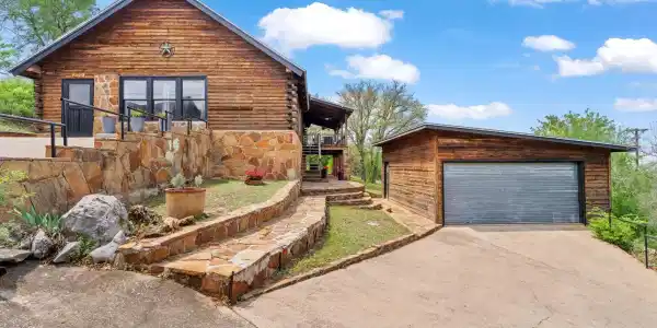 210 Circle Drive
