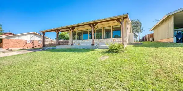 4047 River Oaks Drive