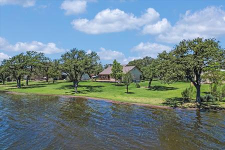 106 & 104 Agarita Drive