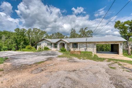 105 Mesquite Bend