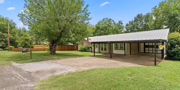1252 Live Oak Drive
