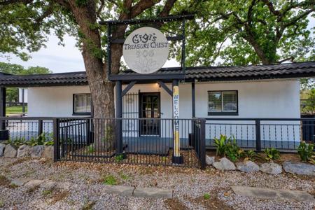 906 Phillips Ranch Road