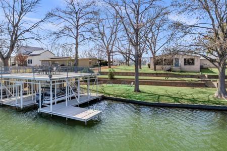 2618 Williams Lakeshore