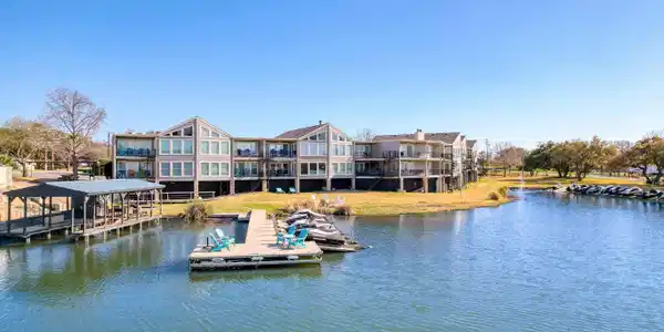 806 Highcrest Unit 13
